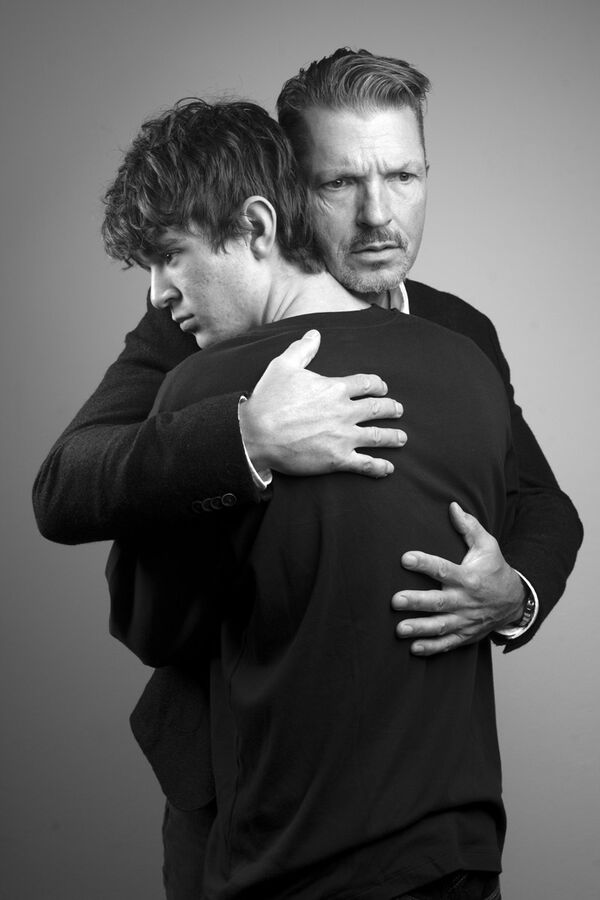 2608_theater-Der-Sohn-Pressefoto-(c)-URBAN-RUTHS.jpg